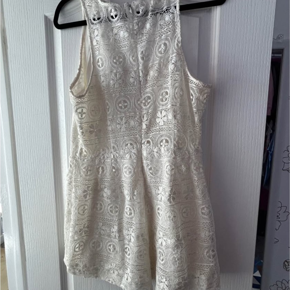 BB Dakota Cream Lace Sleeveless Top